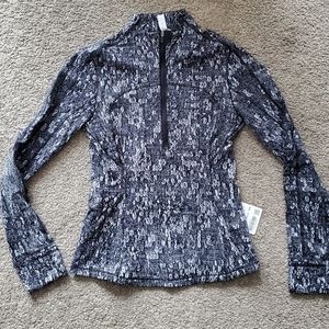 Lululemon Run Briskly 1/2 Zip